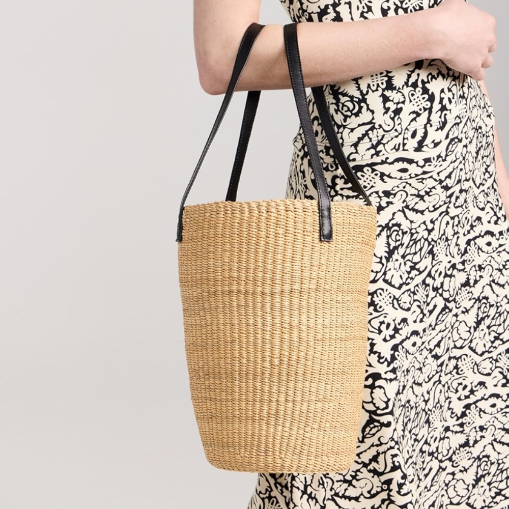 Bembien Natural Woven Tote with Black Handles - Picture 9 of 10